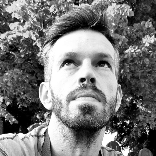 Zakladatel -Jozef Varga "obuvnik ktorý vám ušije obuv na mieru cestou životom".
